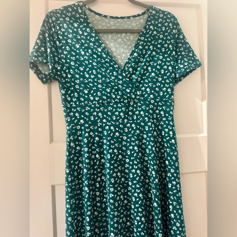 Two dresses! - Picture 7 of 7